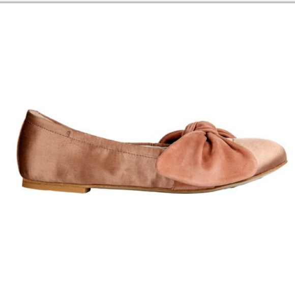Kenneth Cole Shoes - NWOB Kenneth Cole Pauline Satin Rose Ballet Flats